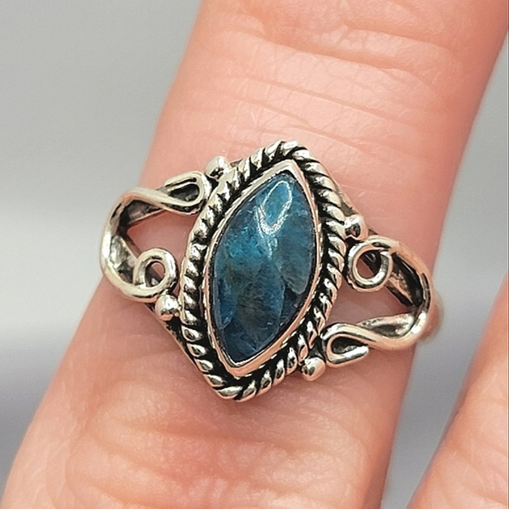 Blue Apatite Sterling Silver Horseshoe Ring Signed Size 7